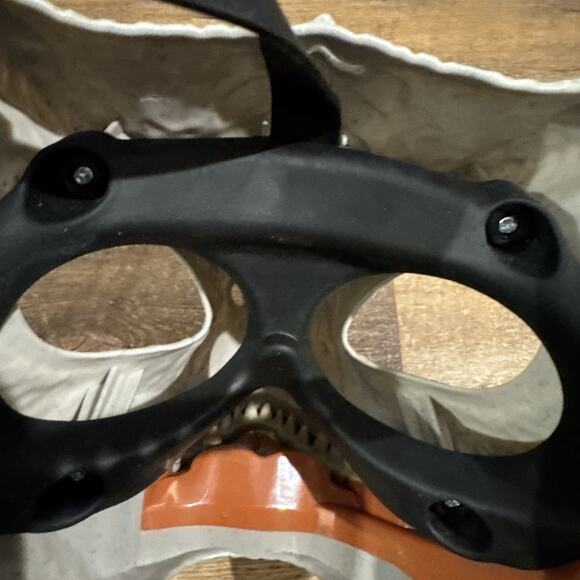 Jurassic World Chaos Theory Atrociraptor Dinosaur Mask W/ Sound Moving Jaw 2024 - Picture 4 of 6